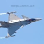 KSAU Berpatroli di Udara Menggunakan Pesawat Tempur F-16 - BengkuluTerkini.com
