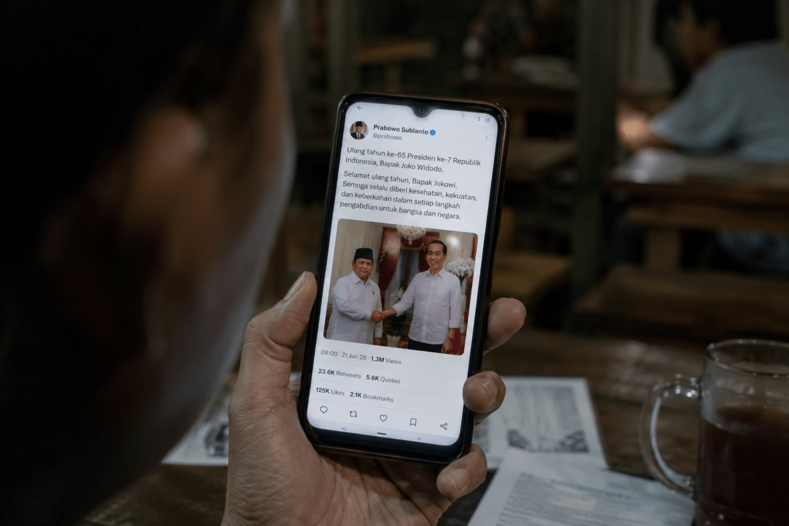 Prabowo Ucapkan Selamat Ulang Tahun ke Jokowi, Soroti Dedikasi untuk Bangsa