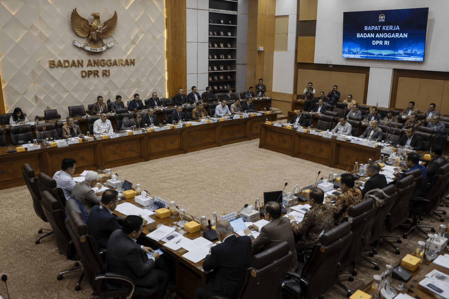 DPR Tolak Usulan Gaji Kepala Daerah Naik dari PAD, Minta Prioritaskan Stabilitas Fiskal