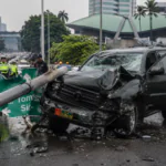 Mobil Dinas TNI Kecelakaan di Depan DPR, Korban Luka Dievakuasi dan Lalu Lintas Macet
