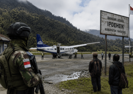 Pimpinan Komisi I DPR Desak Evaluasi Pengamanan Papua Usai Pilot Tewas Ditembak