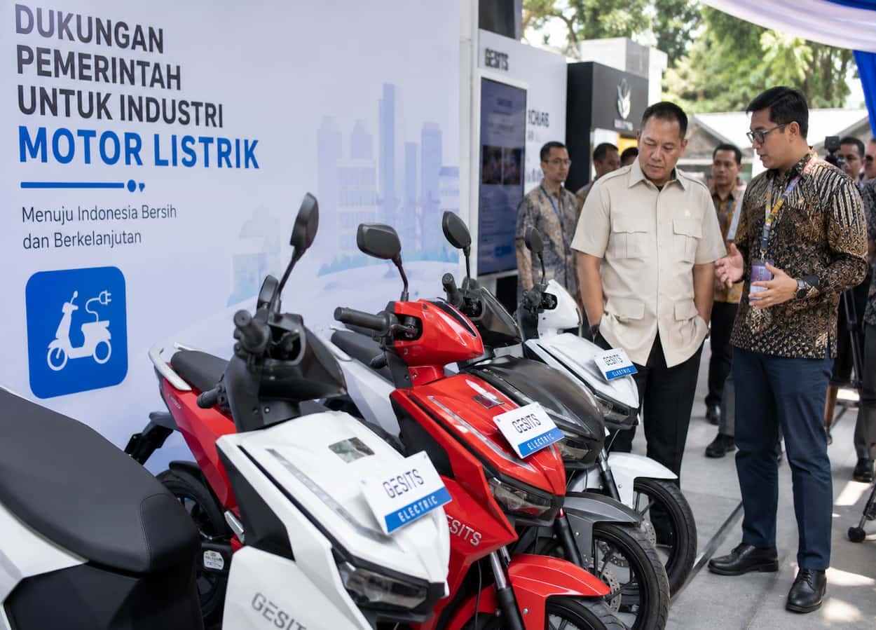 Prabowo Janjikan Insentif Produsen 1 Juta Motor Listrik
